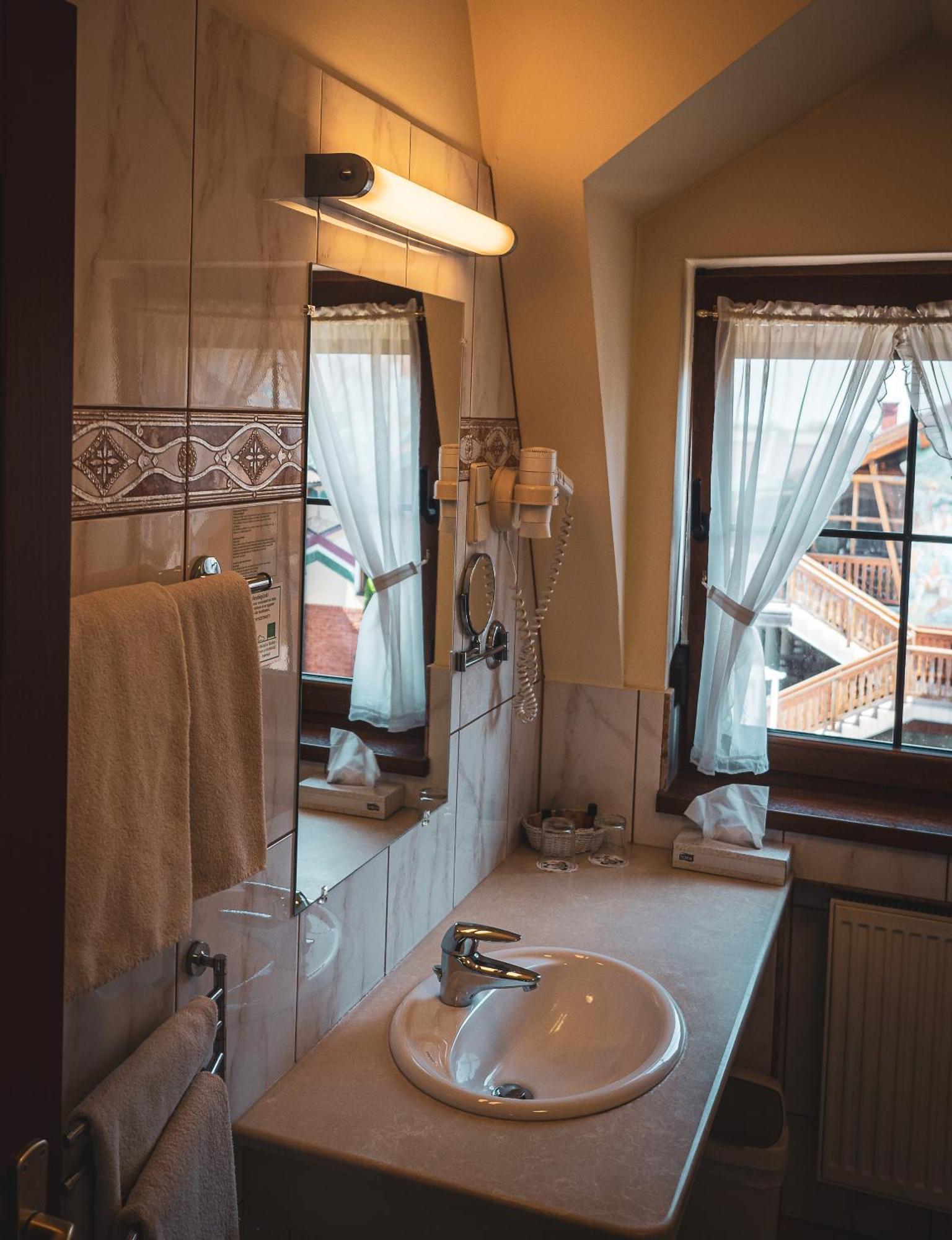 Hetkuti Wellness Hotel Мор Экстерьер фото