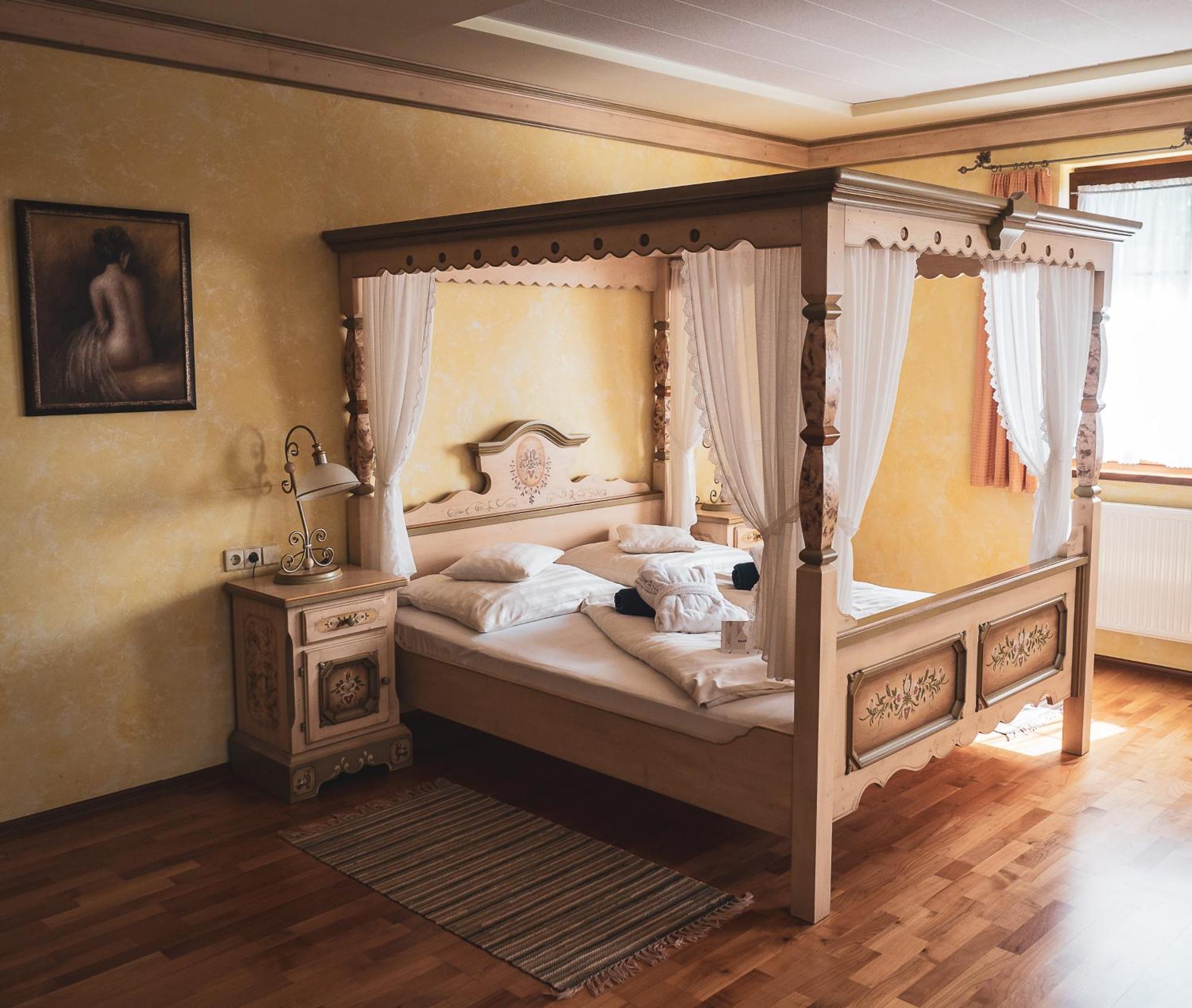 Hetkuti Wellness Hotel Мор Экстерьер фото