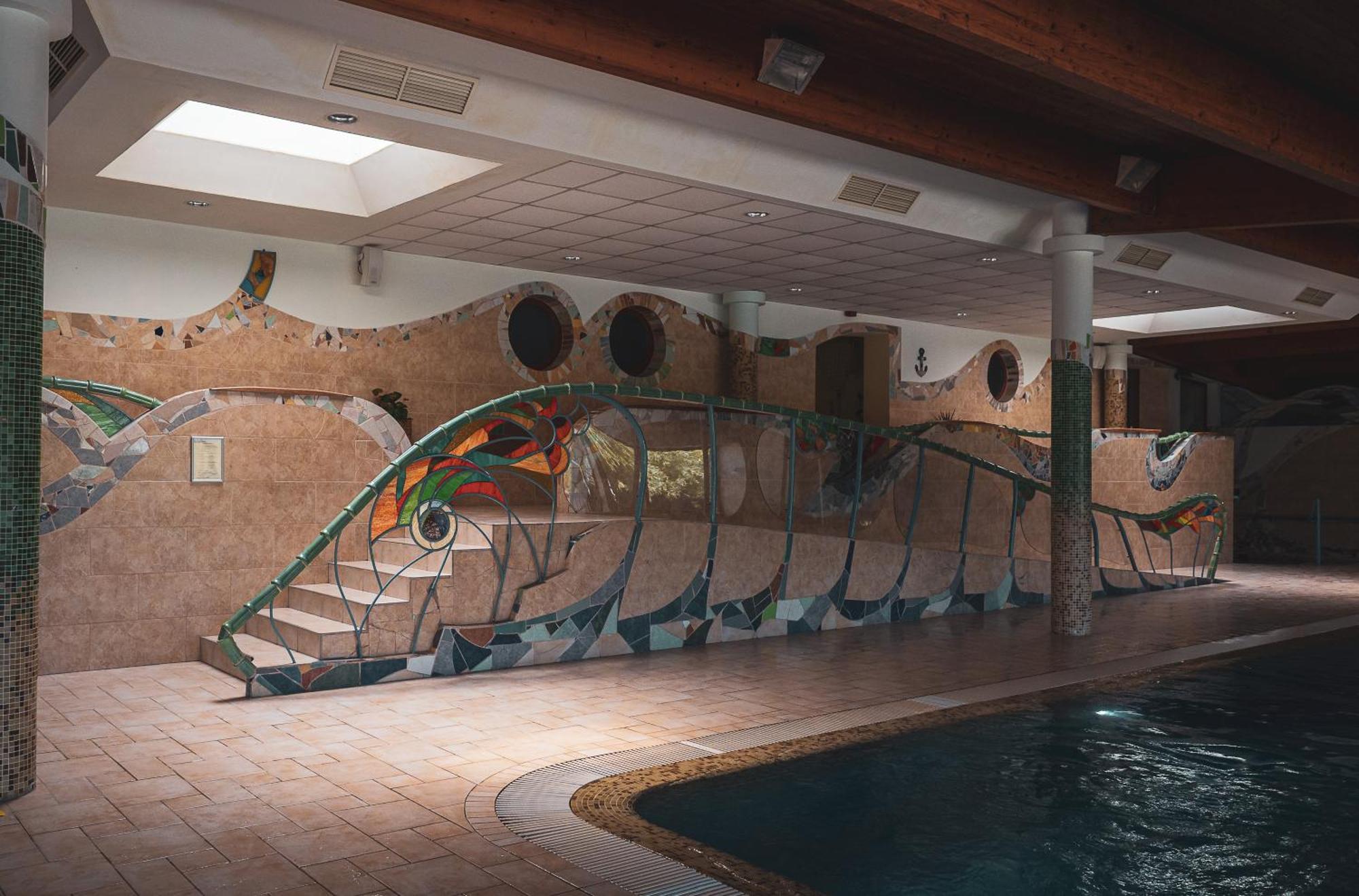 Hetkuti Wellness Hotel Мор Экстерьер фото